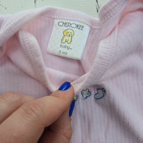 3 For 10 ✨️😍 Vintage Cherokee Newborn Onesie – Pink - Picture 4 of 6